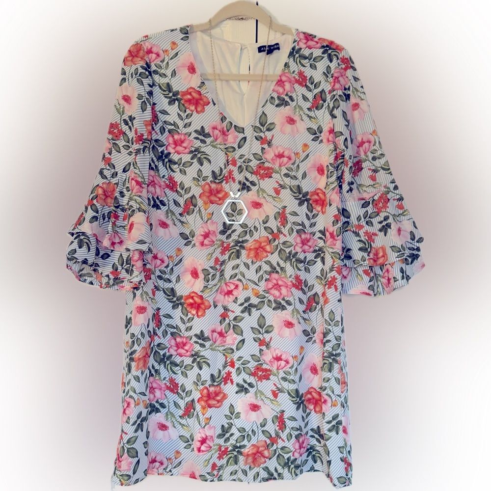 Practically new! As U Wish floral keyhole ruffle-sleeved dress!